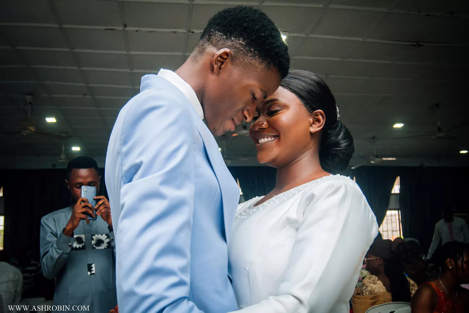 Comparing between Yoruba traditional and Lagos white weddings