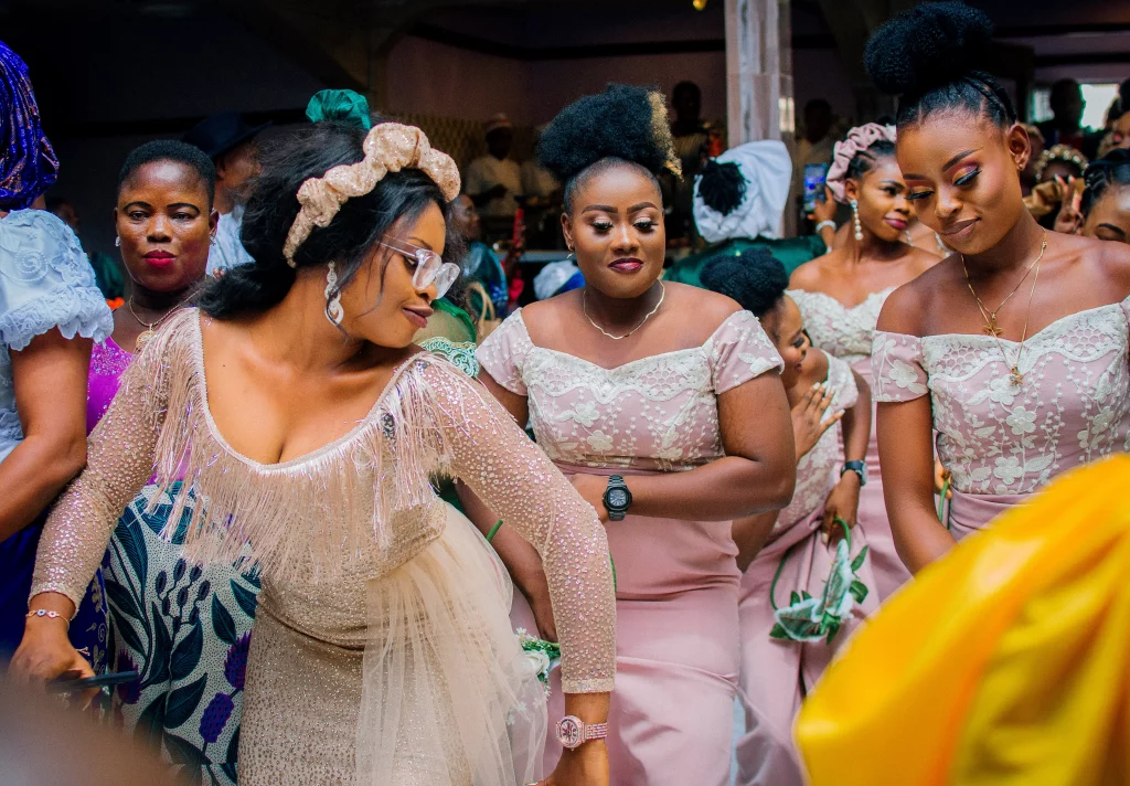 guests dancing at a nigerian wedding