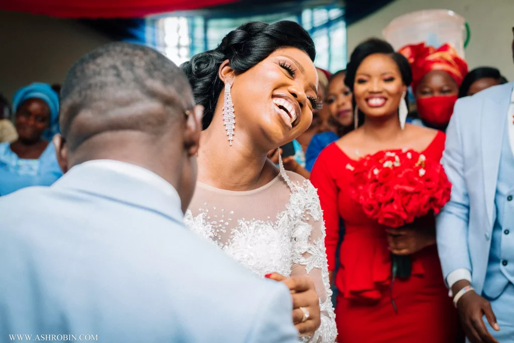 nigerian couple dancing in at their wedding